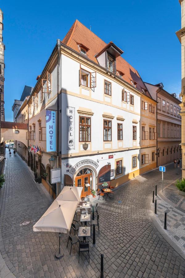 Hotel Cerny Slon Prag Exterior foto